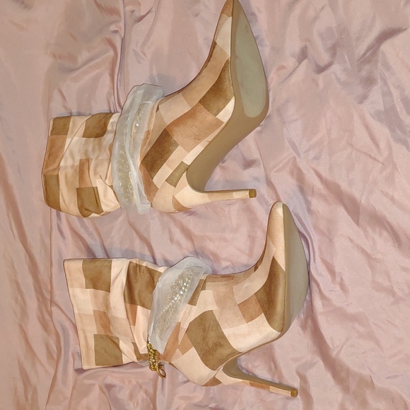 👣Unique CAPE ROBBIN 👣Somewhere Colorblock Chain Detail Boots footwear - Picture 14 of 16